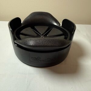 Pampered Chef Veggie Wedger